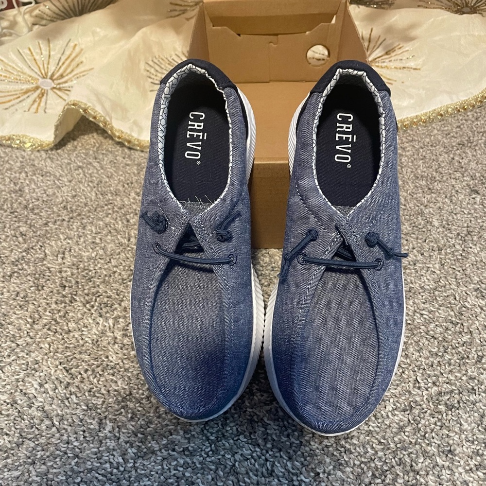 Boys new crevo shoes
